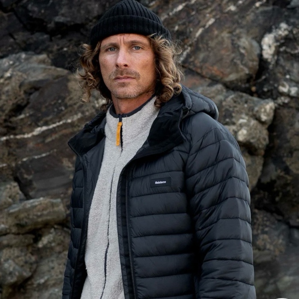Men’s Finisterre Nimbus Hooded Jacket. Size small. Black.